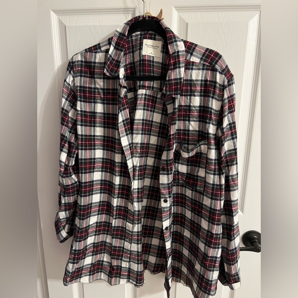 BRAND NEW never worn Abercrombie and fitch flannel! XL